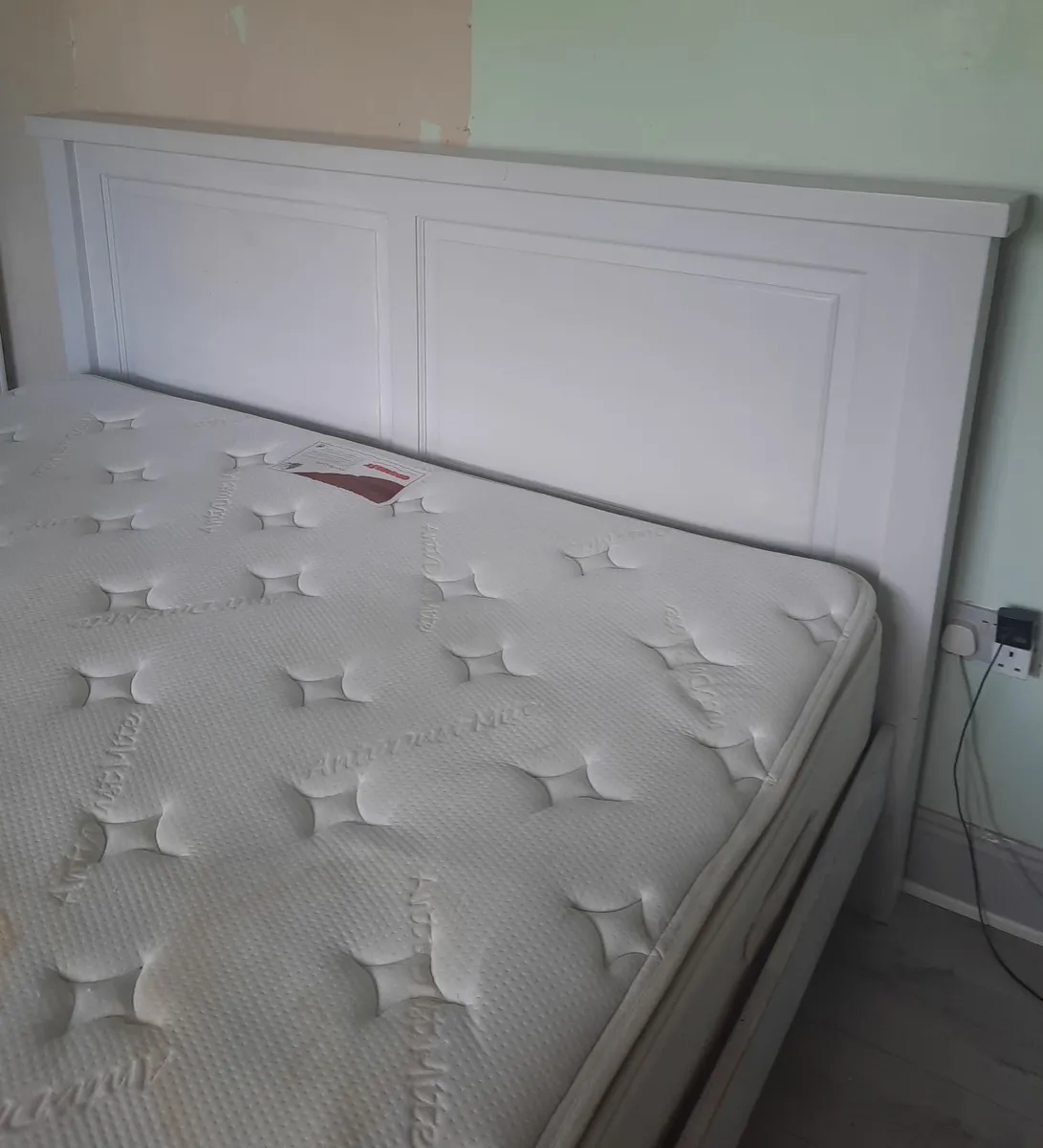 Super King Sized Bed - Image 2