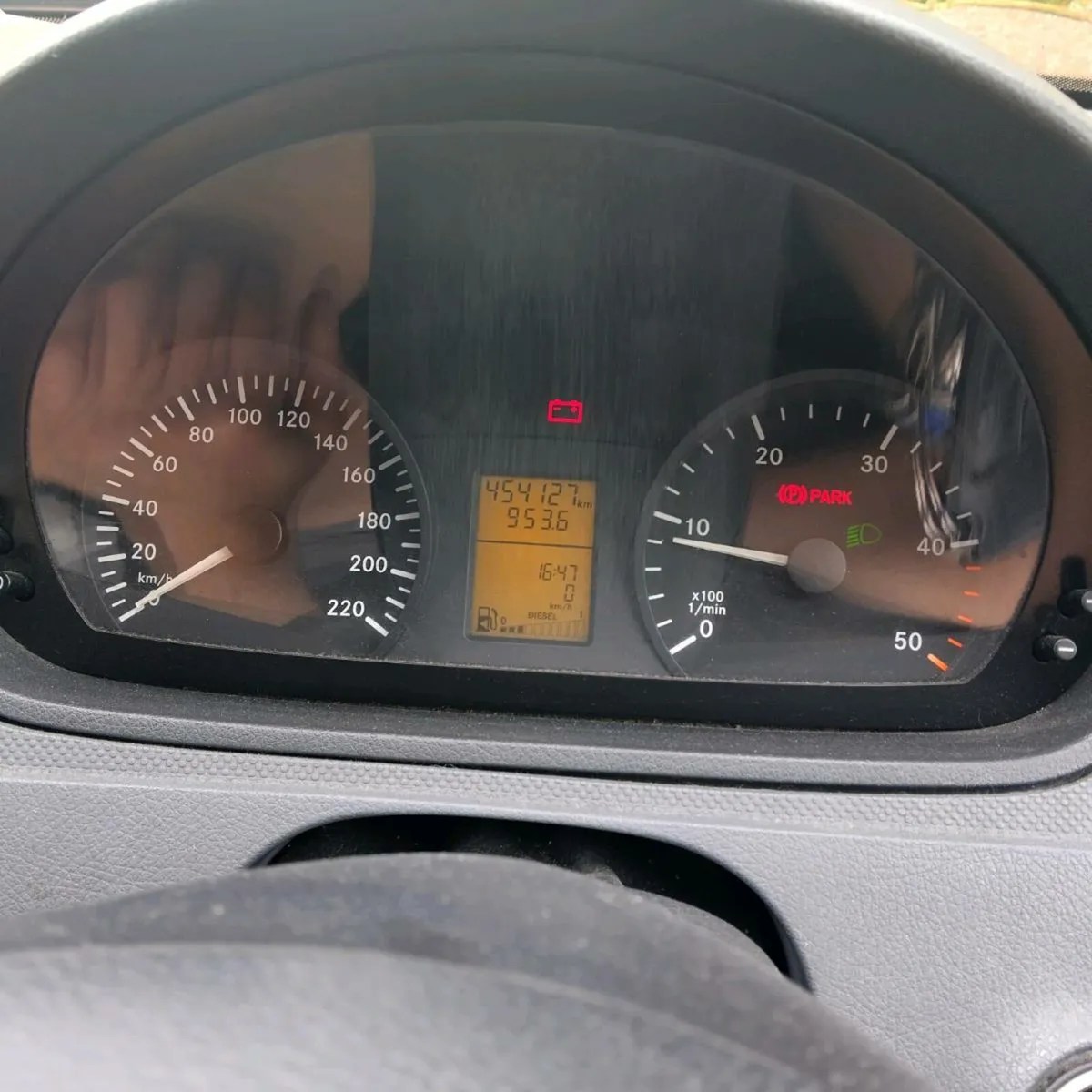 Mercedes Vito 6 seater for sale - Image 3