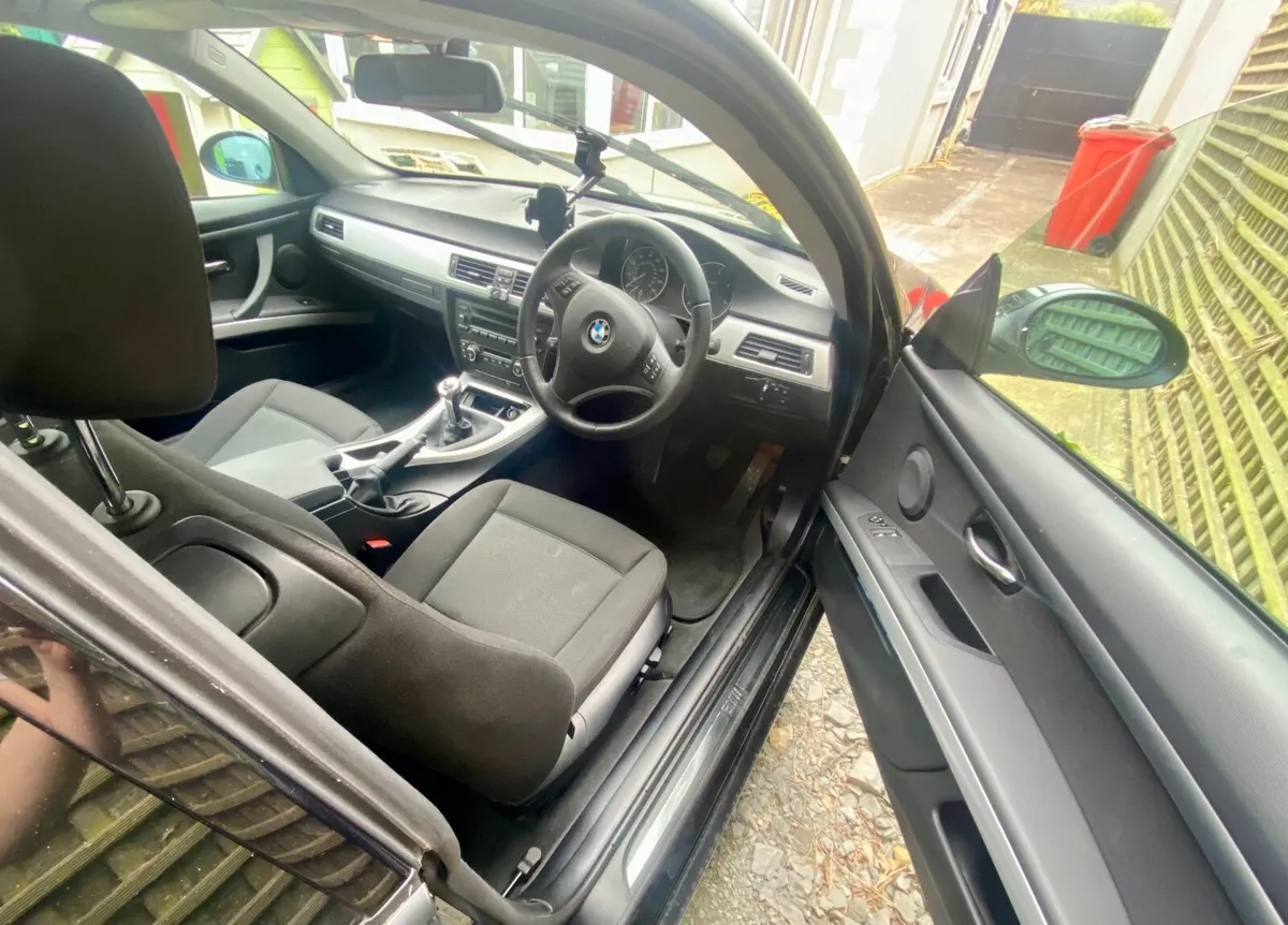 2007 BMW 3-Series Coupe Very Low Km - Image 4