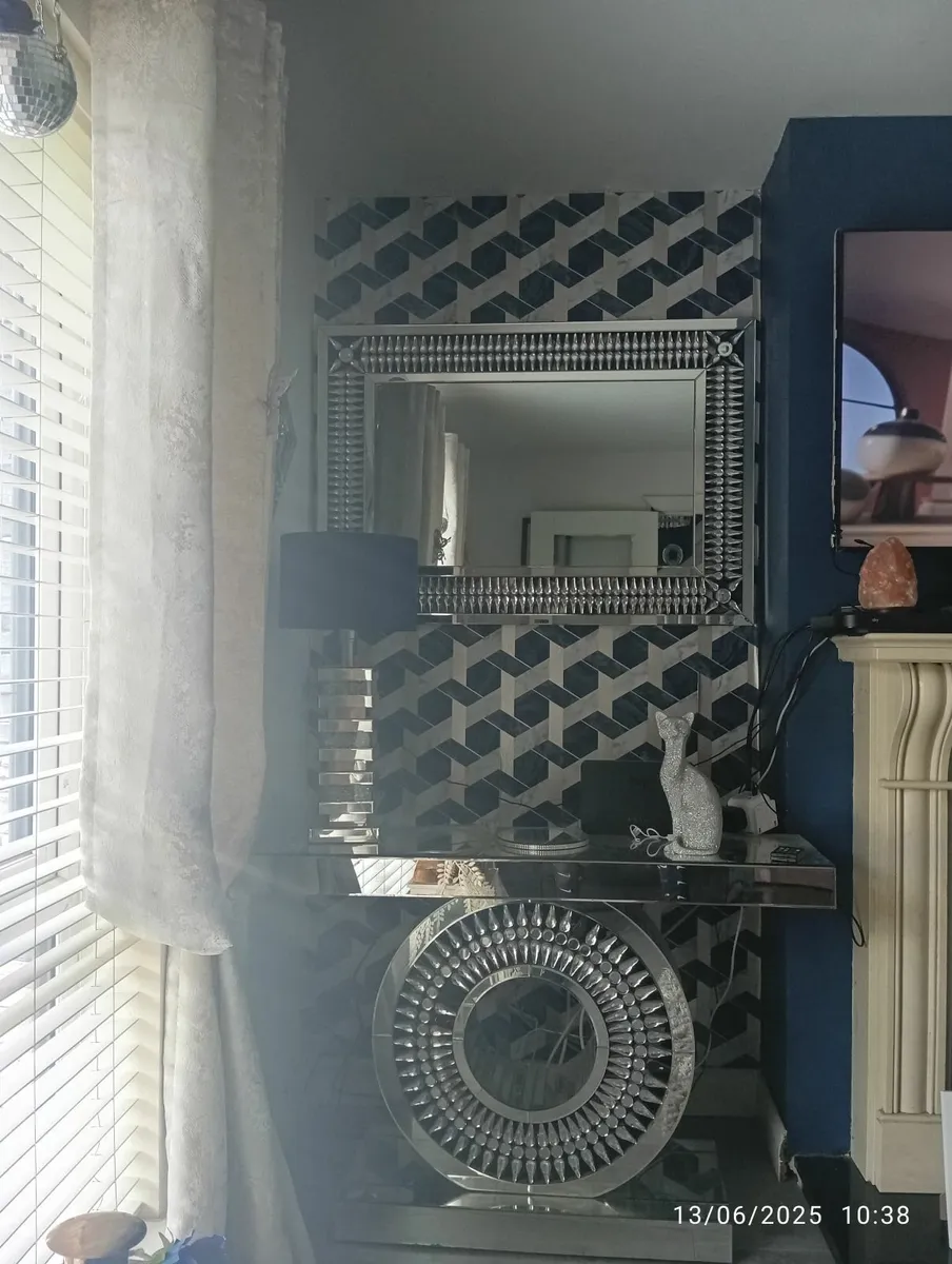Console table & matching mirror - Image 1