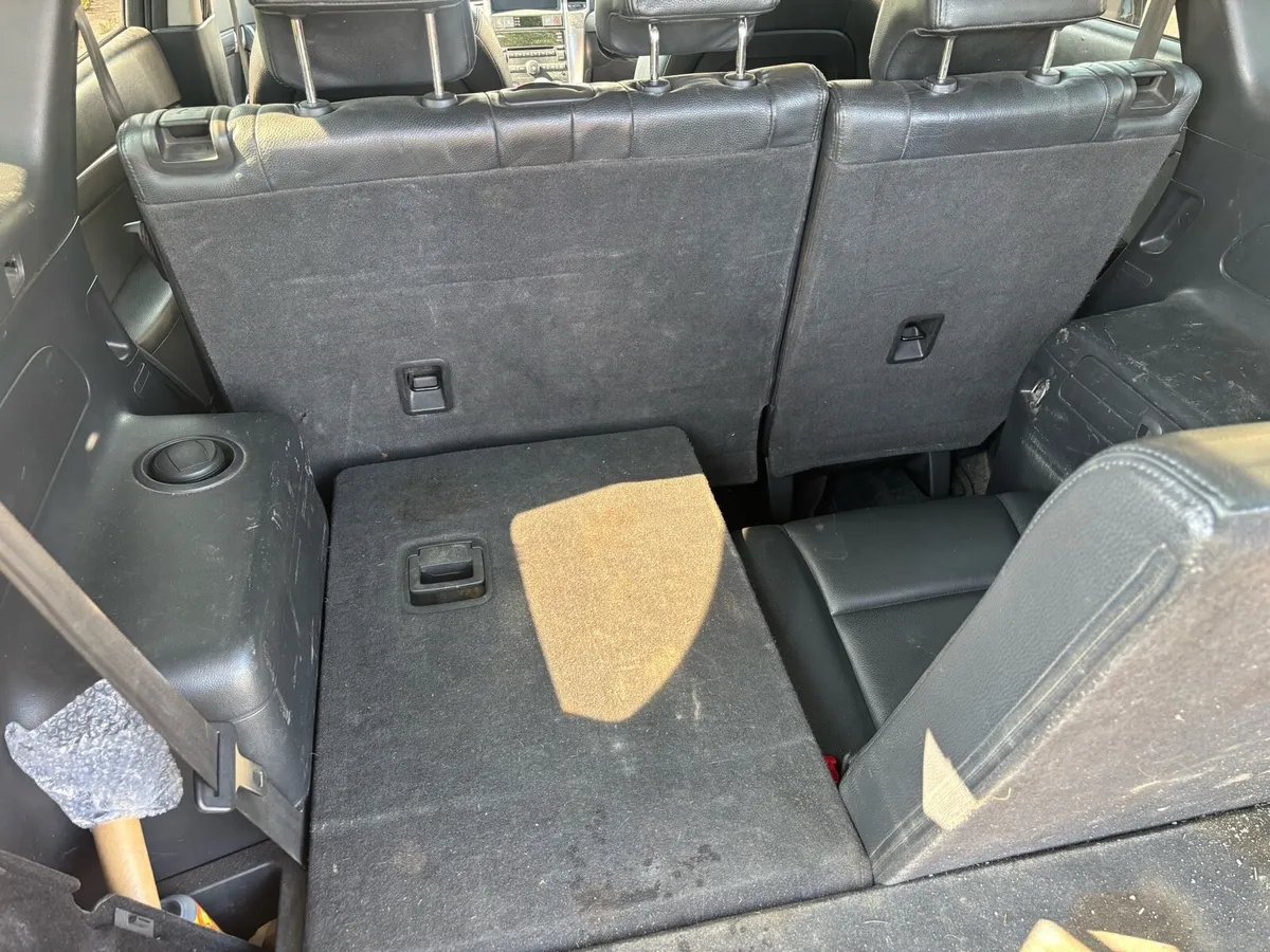 2010 Chevrolet - Image 2