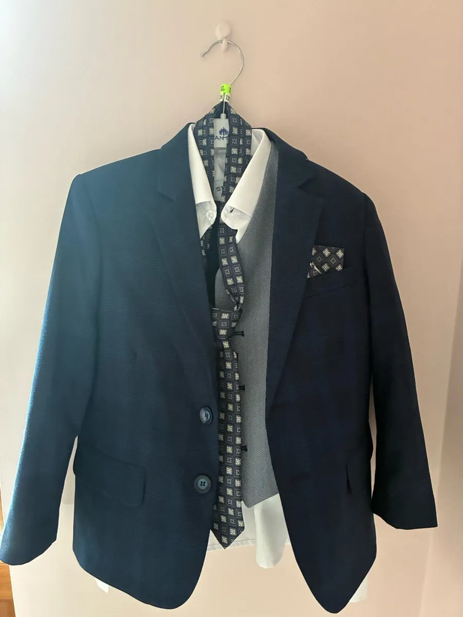2 boys suits - Image 2