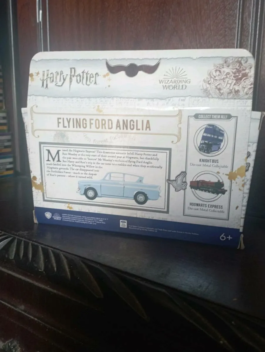 CORGI DIE-CAST HARRY POTTER FORD ANGLIA - Image 2
