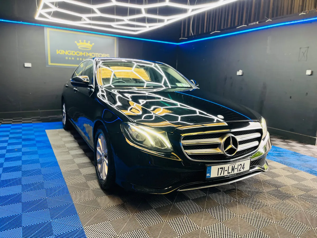 Mercedes-Benz E220D,AVANTGARDE,AUTOMATIC - Image 3