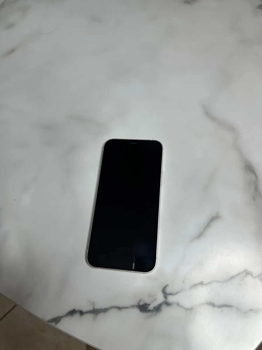 iPhone 12 - Image 3
