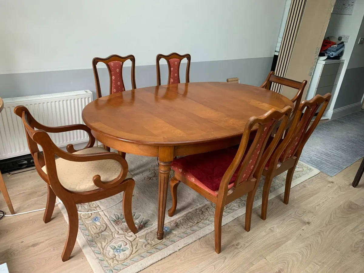 Table and Chairs (Dining/Living) - Image 1
