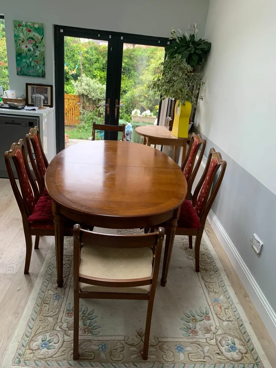 Table and Chairs (Dining/Living) - Image 2