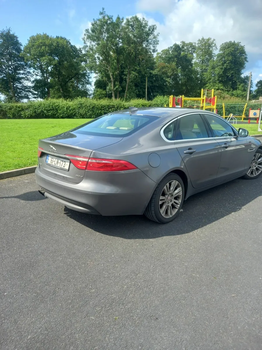 Lovely looking and Clean Jaguar XF - Image 3