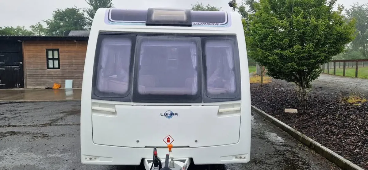 Lunar Quasar x4 berth caravan - Image 3