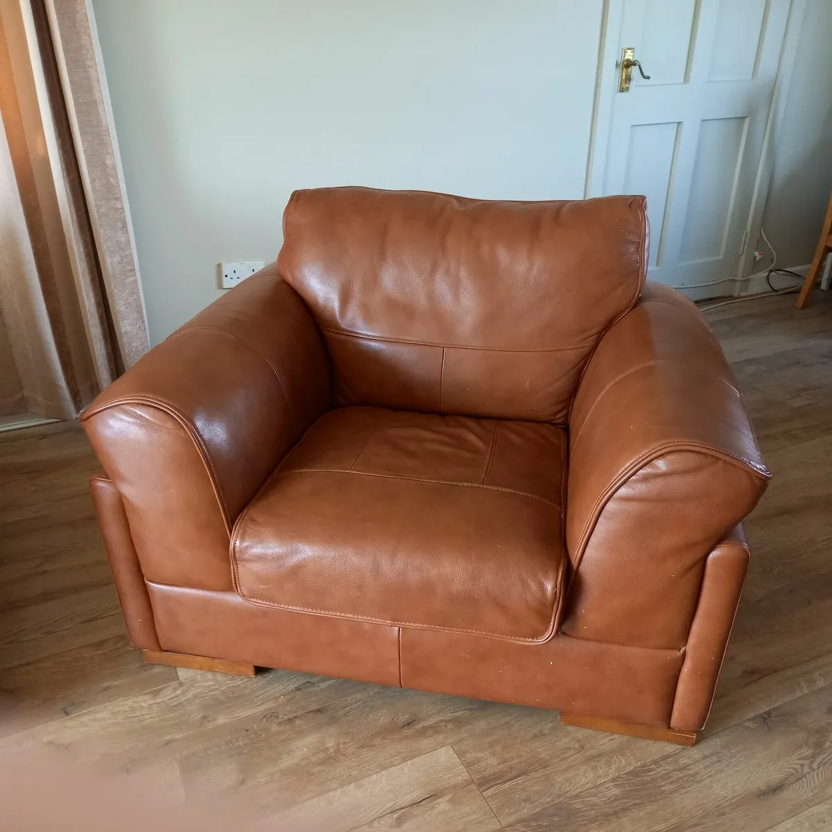 Brown Leather three piece suite - Image 3