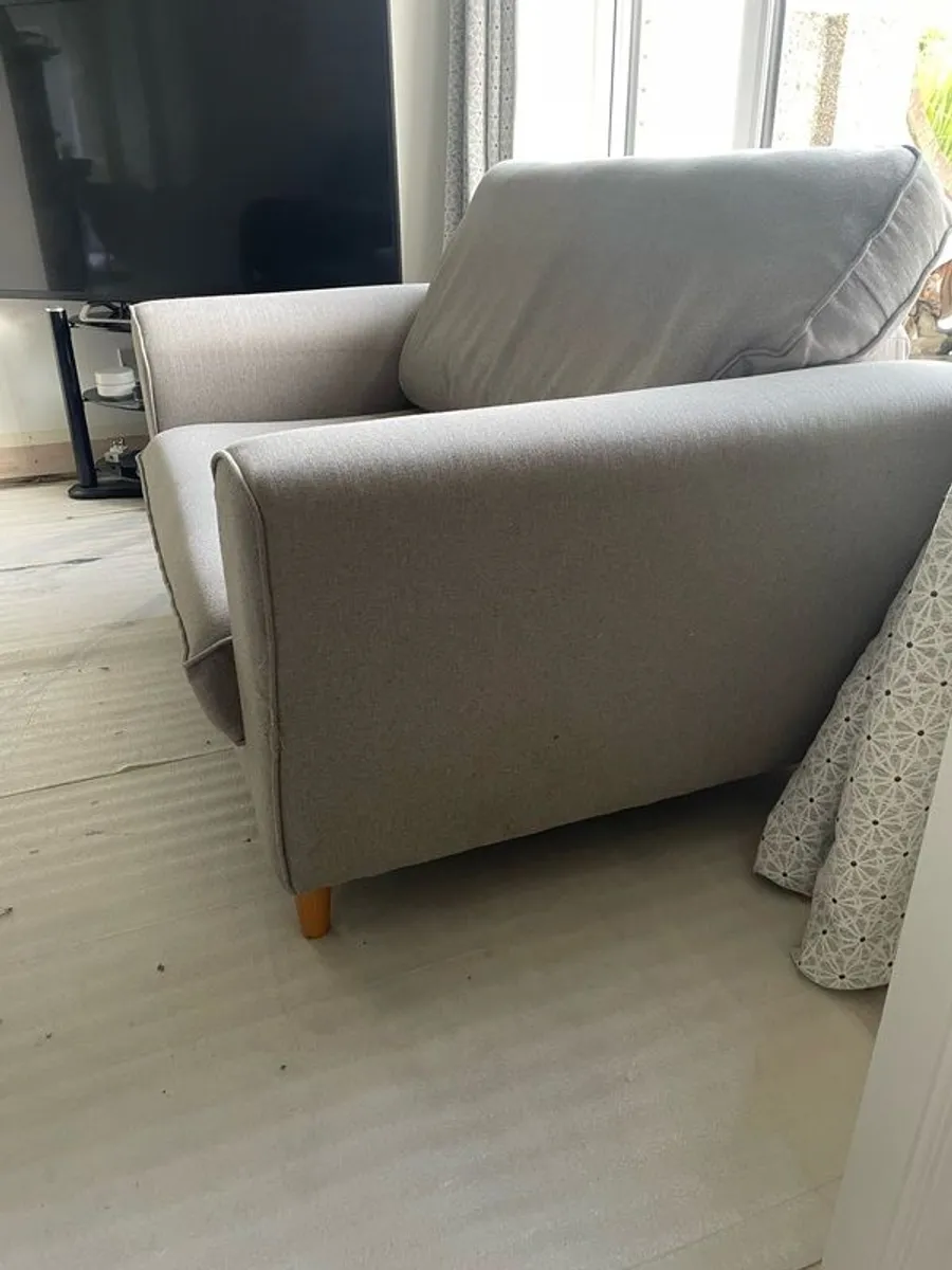 love seat - Image 1