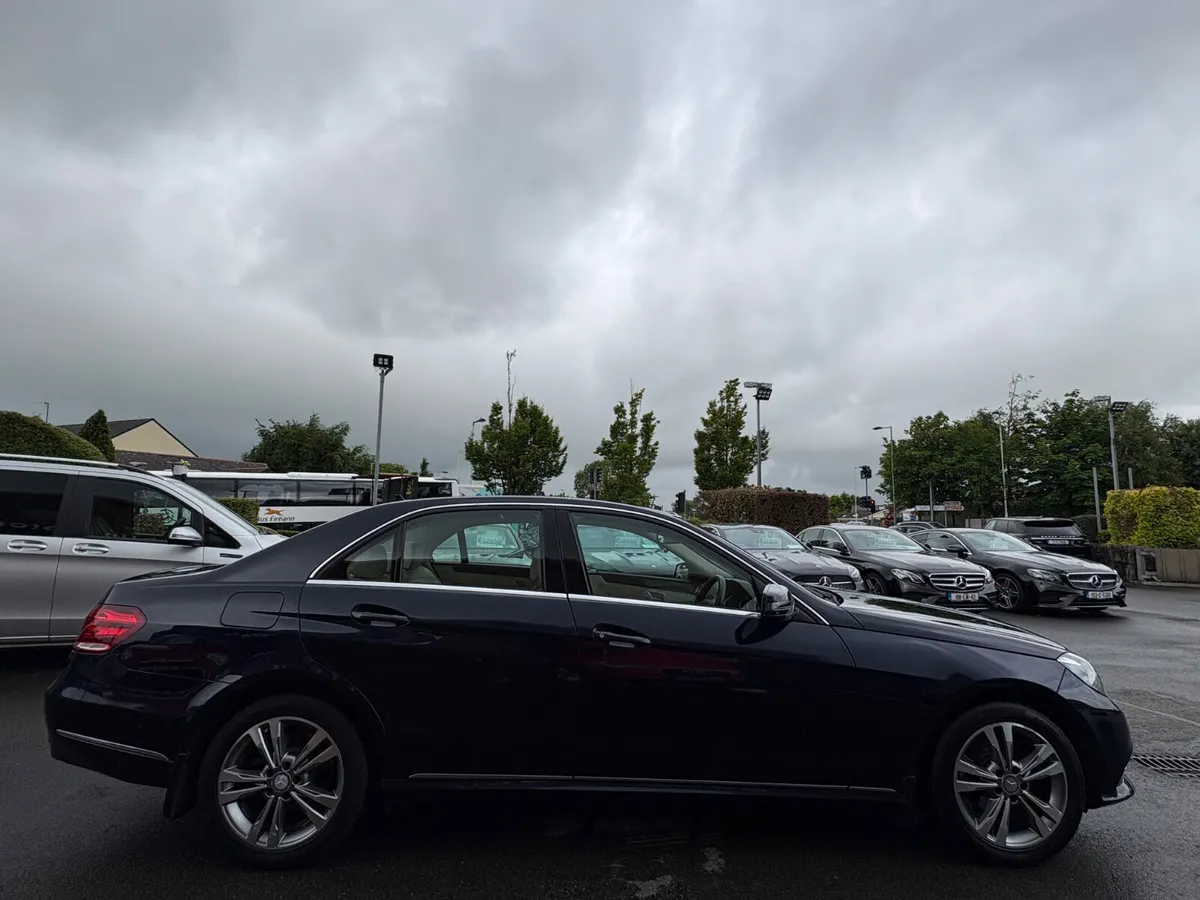 151 Mercedes-Benz E200 Avantgarde *Low Kils* - Image 4