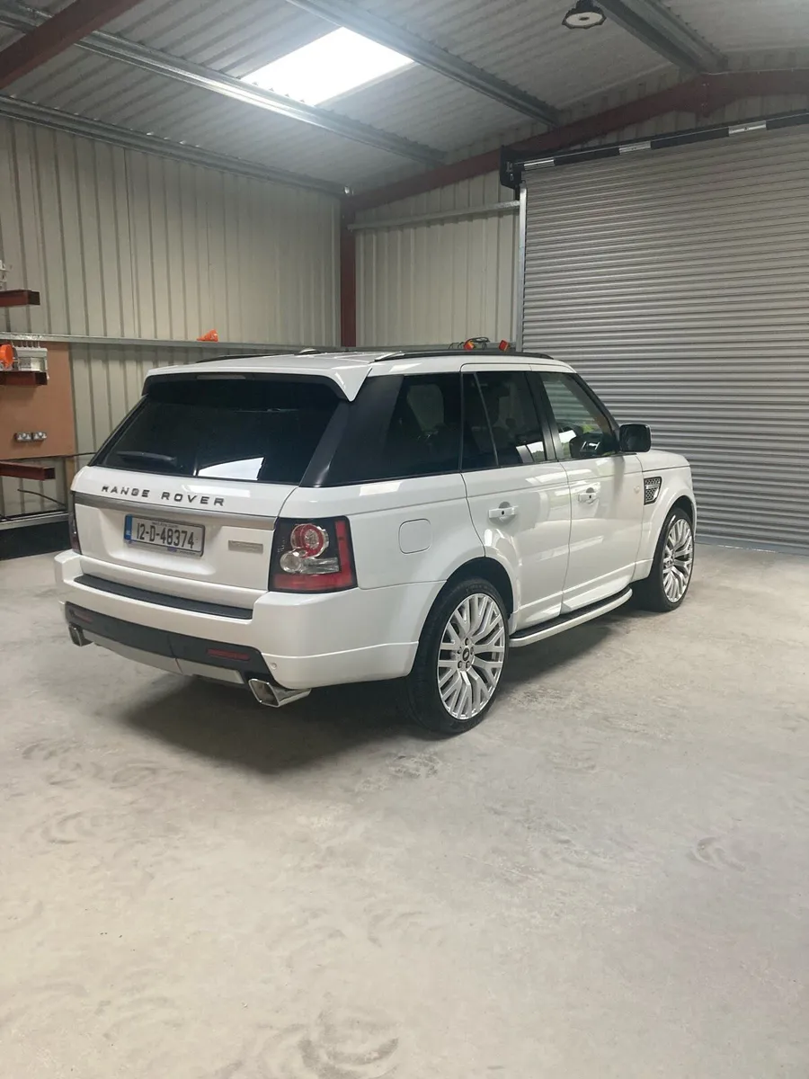 Rangerover Autobiography Crewcab - Image 3