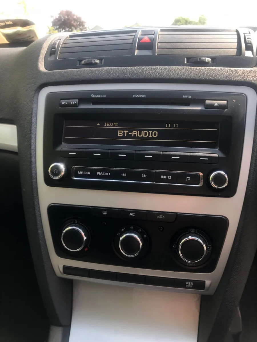Skoda Octavia 2011 - Image 4