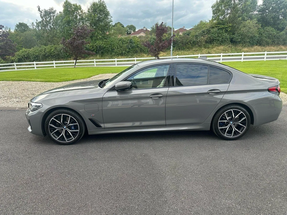 BMW 5 Series 530e M Sport Saloon (2021) - Image 2