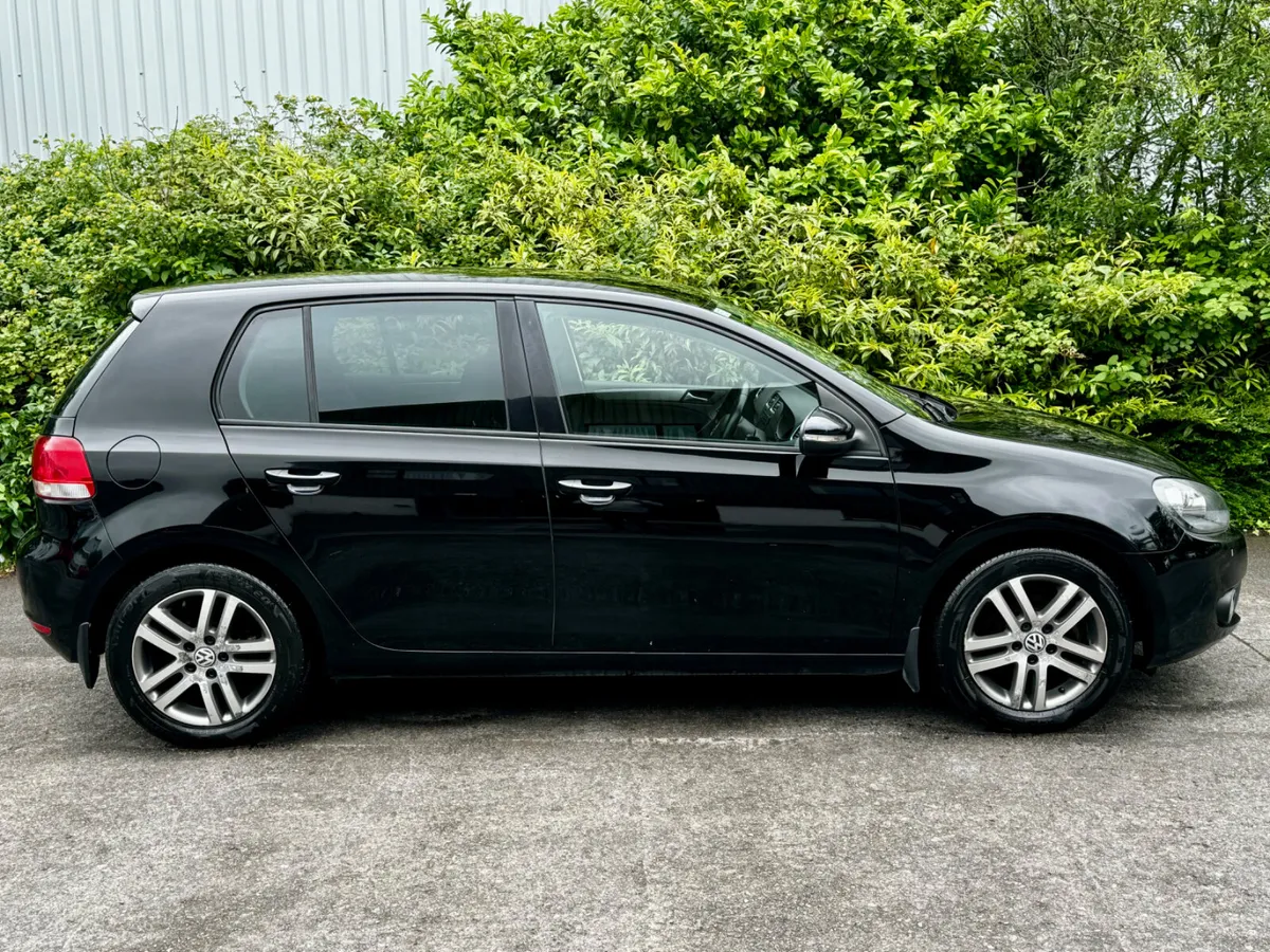 Volkswagen Golf Trendline Auto/DSG - Image 4