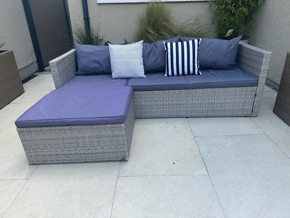 Garden Seating - Image 2