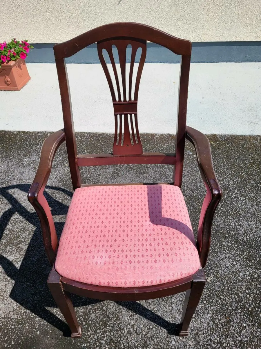 CHEAP!!! DINING TABLE AND 4 CHAIRS - Image 3