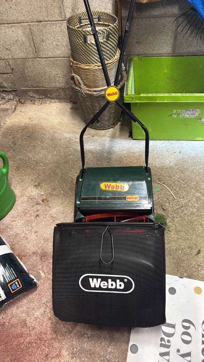 Webb hand push lawnmower
