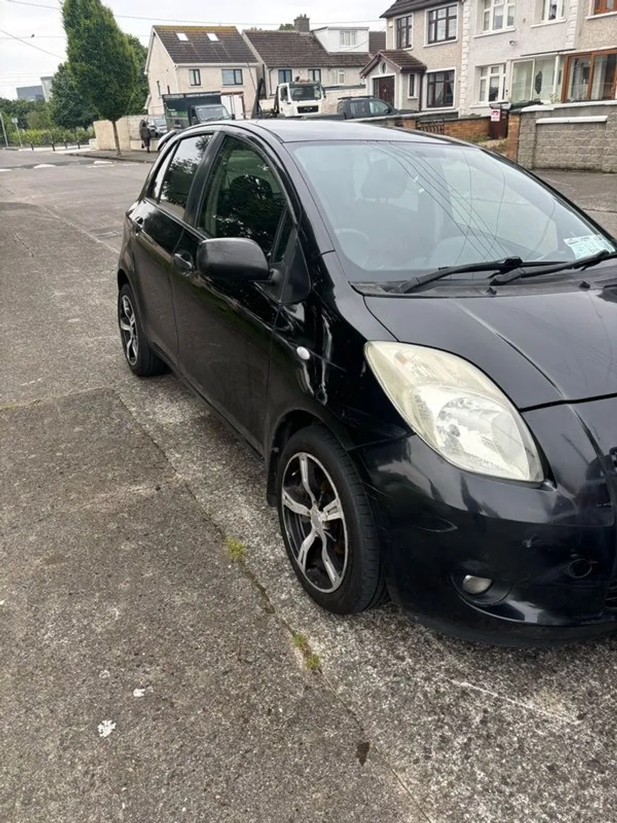 2006 Toyota Yaris - Image 1