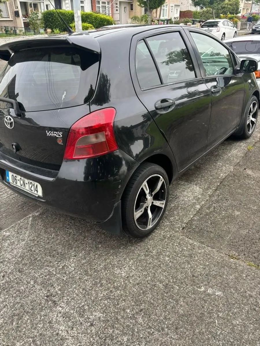 2006 Toyota Yaris - Image 2