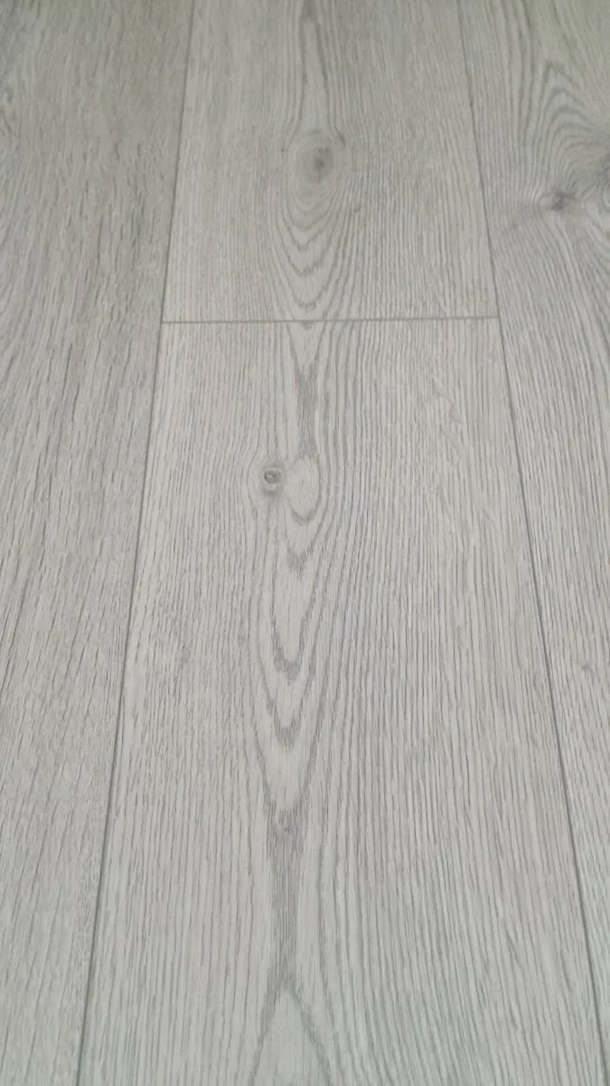 New 7mm light Grey java laminated flooring - Image 3