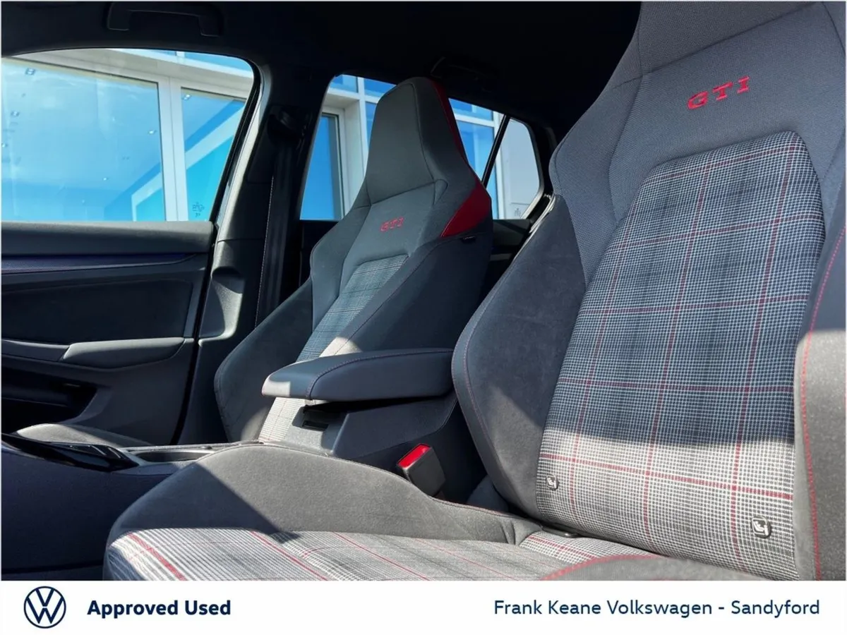 Volkswagen Golf  gti  2.0 TSI 245HP DSG Automatic - Image 4