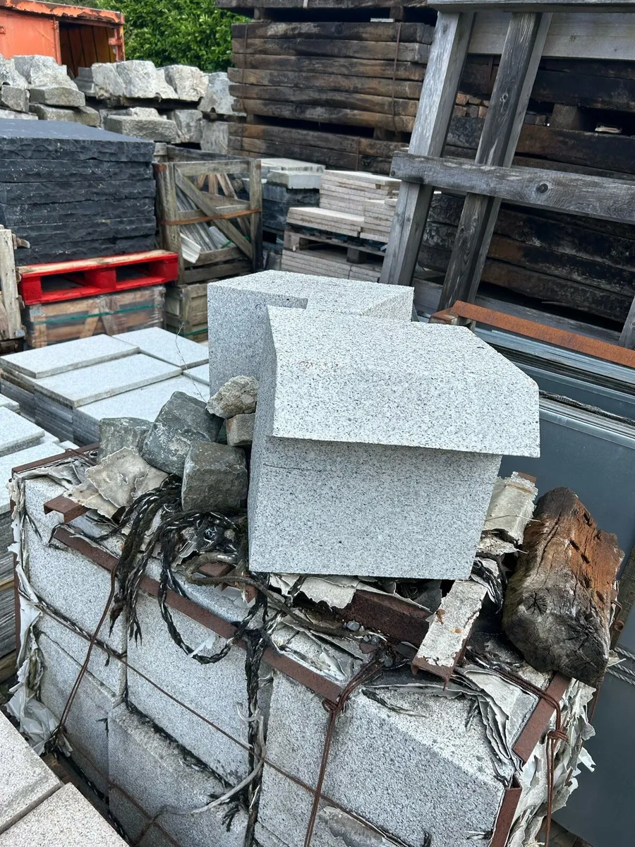 Granite pieces - Image 2