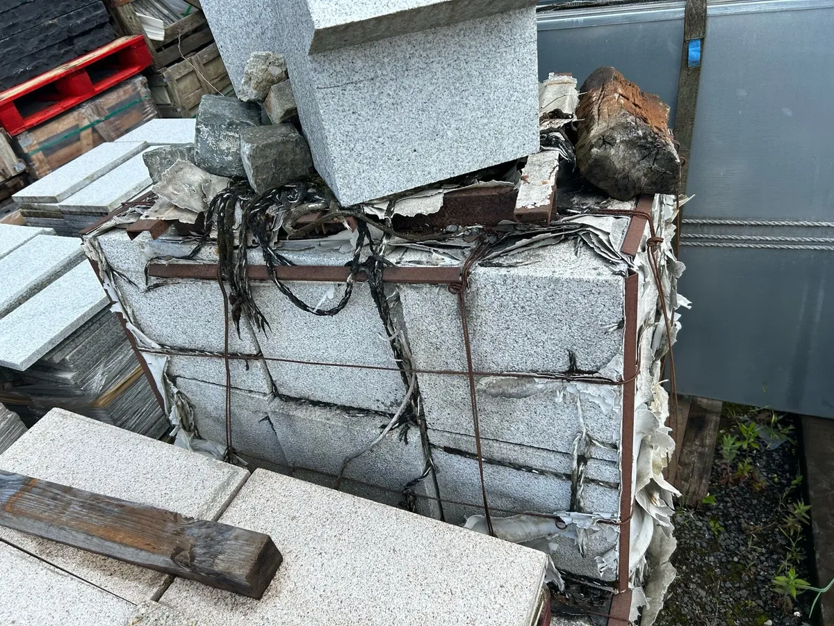 Granite pieces - Image 3