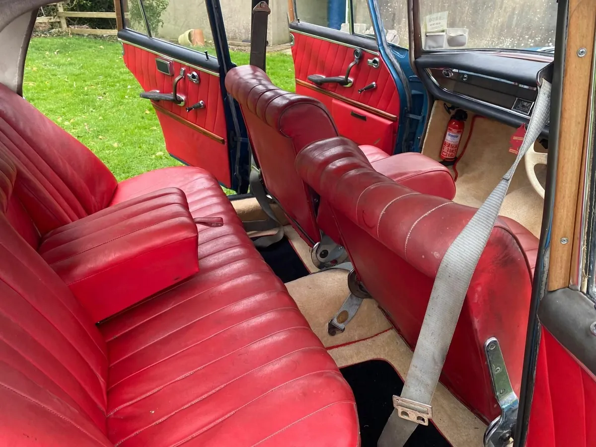 Mercedes Fintail 1962 - Image 3
