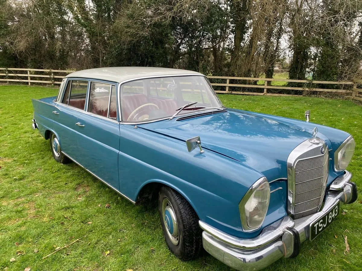 Mercedes Fintail 1962 - Image 4