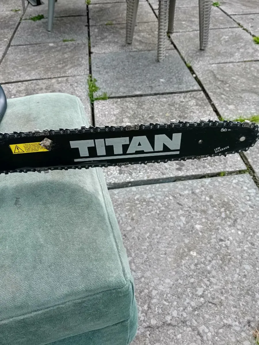 FOR SALE TITAN ELECTRC Chainsaw - Image 3