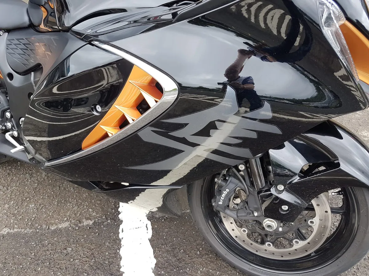 Suzuki GSX1300R Hayabusa - Image 3