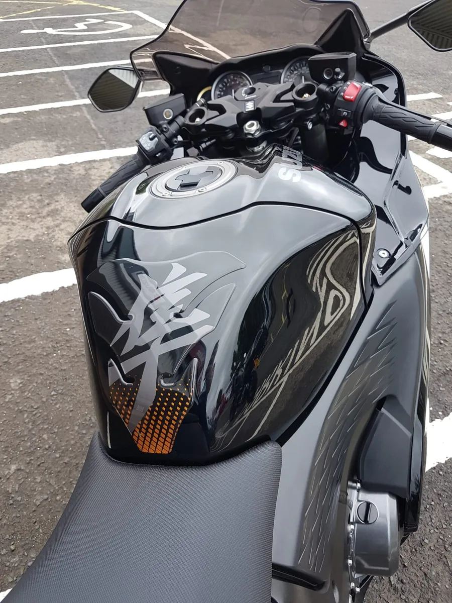 Suzuki GSX1300R Hayabusa - Image 4