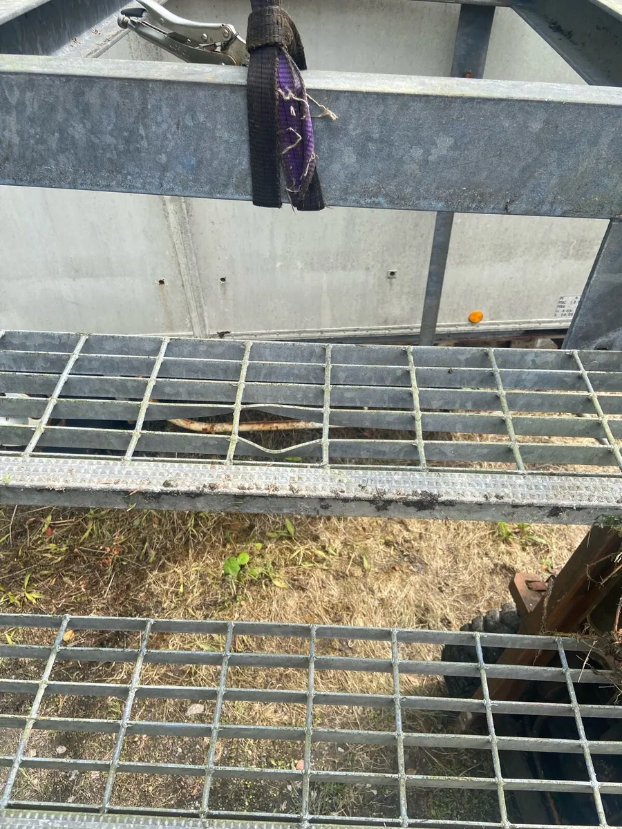 Galvanised stairs - Image 3