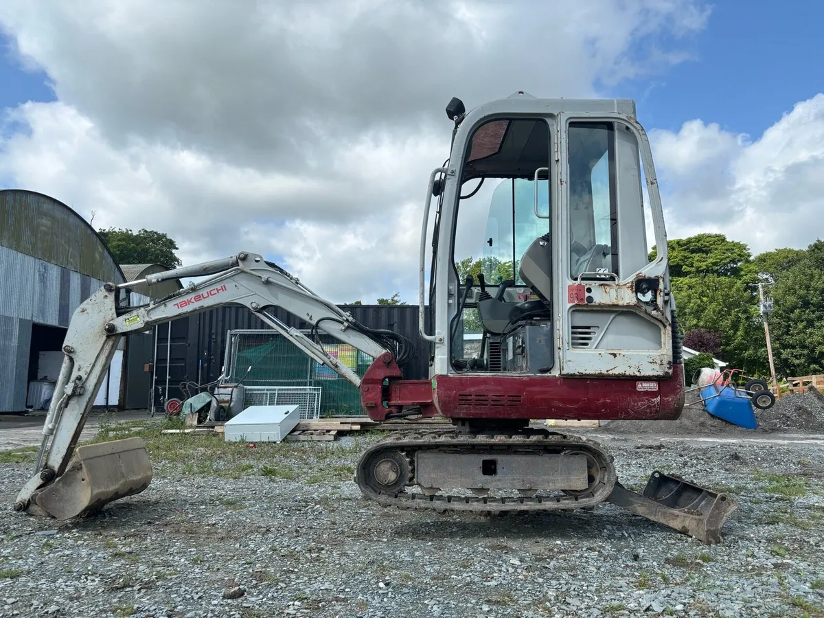 Takeuchi Mini Digger - Image 2