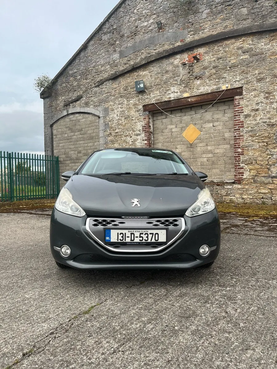 Peugeot 208 - Image 1