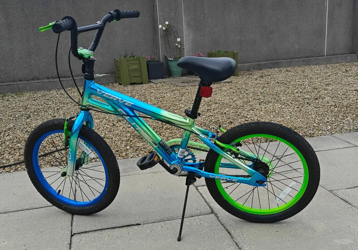 Boys Bike 18 inch (6-8 year old) Glitch - Image 1