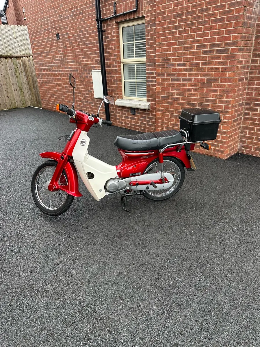 1996 Honda C90 Cub - Image 2
