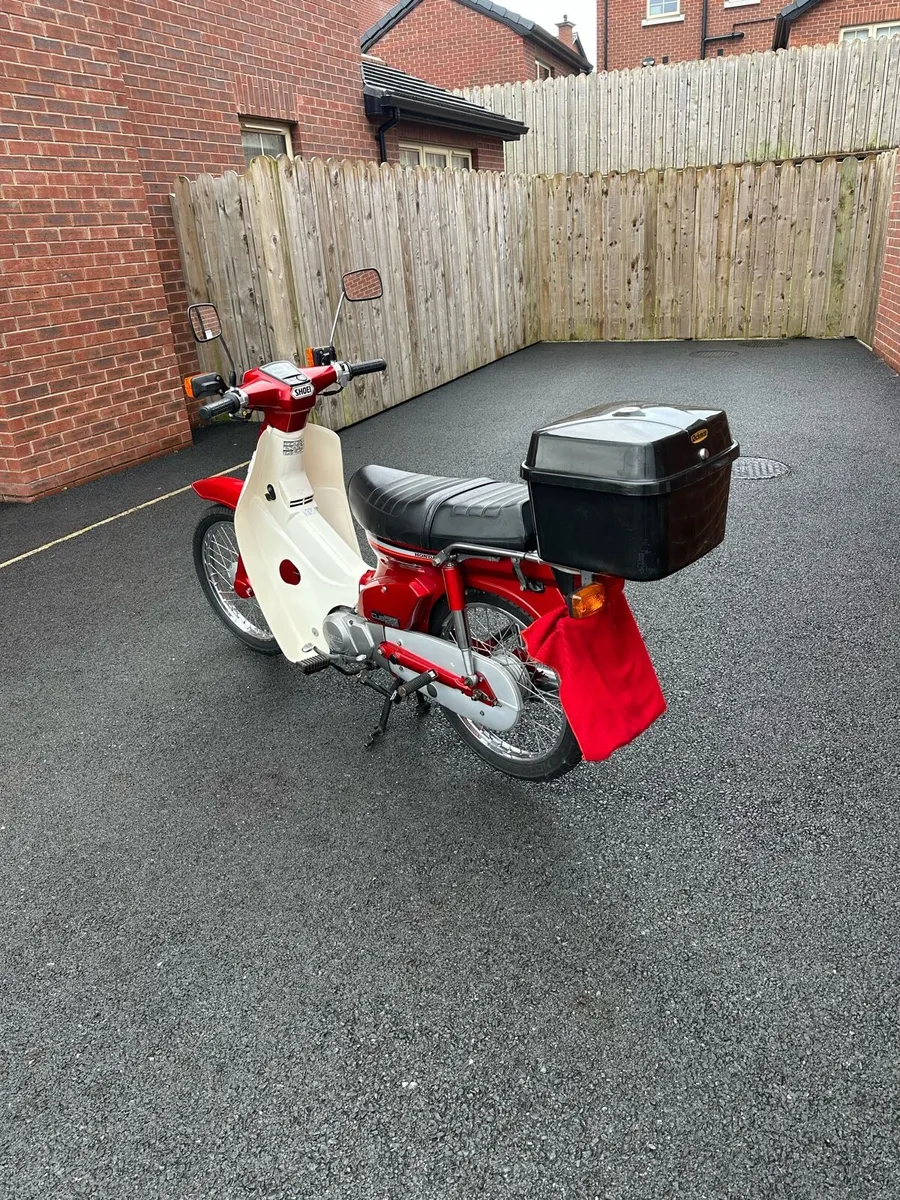 1996 Honda C90 Cub - Image 4