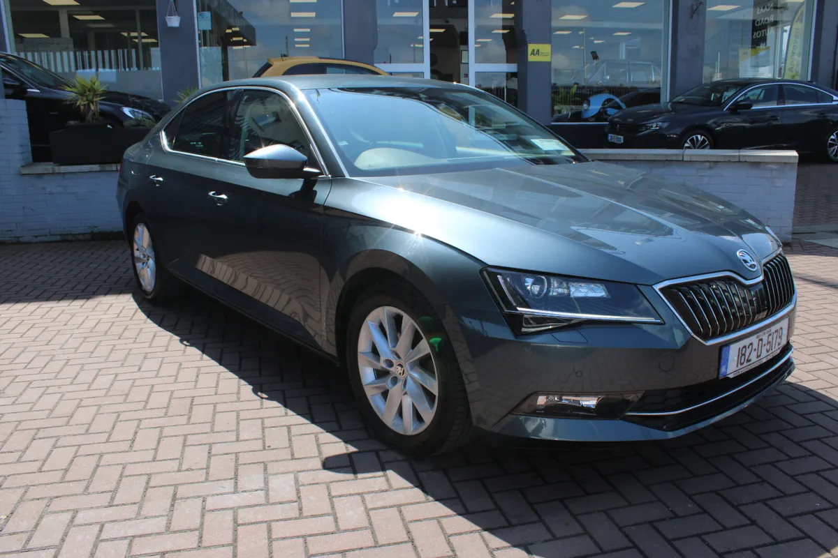 SKODA SUPERB 2.0 TDI STYLE 150BHP 5DR HATCHBACK - Image 1