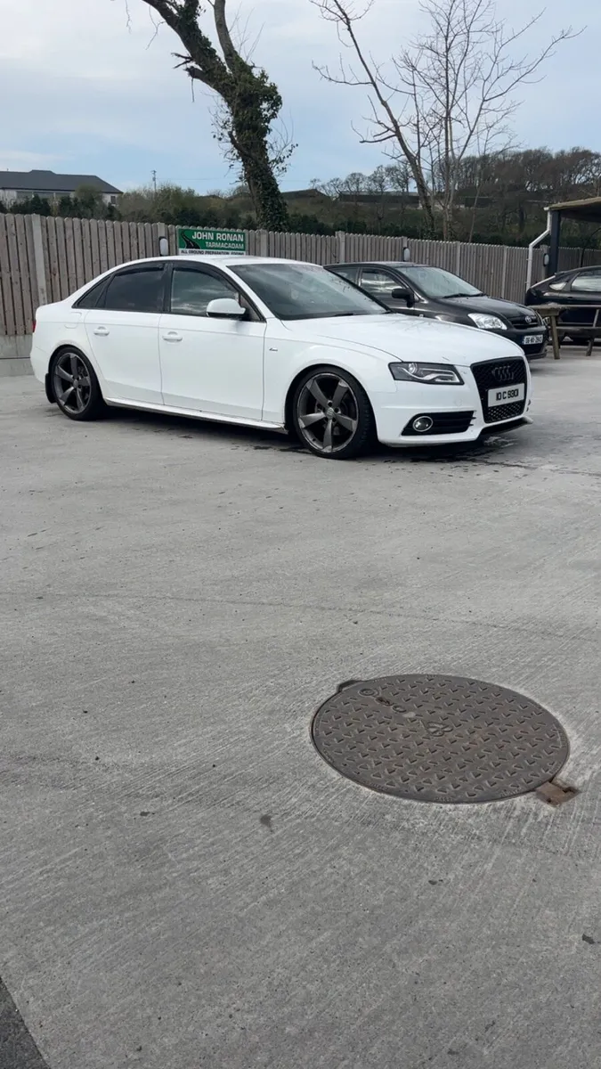 Audi a4 2010 sline black edition - Image 4