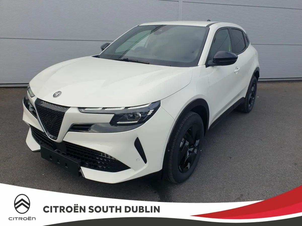 Alfa Romeo Junior "Ibrida" Hybrid Model with Tech - Image 1