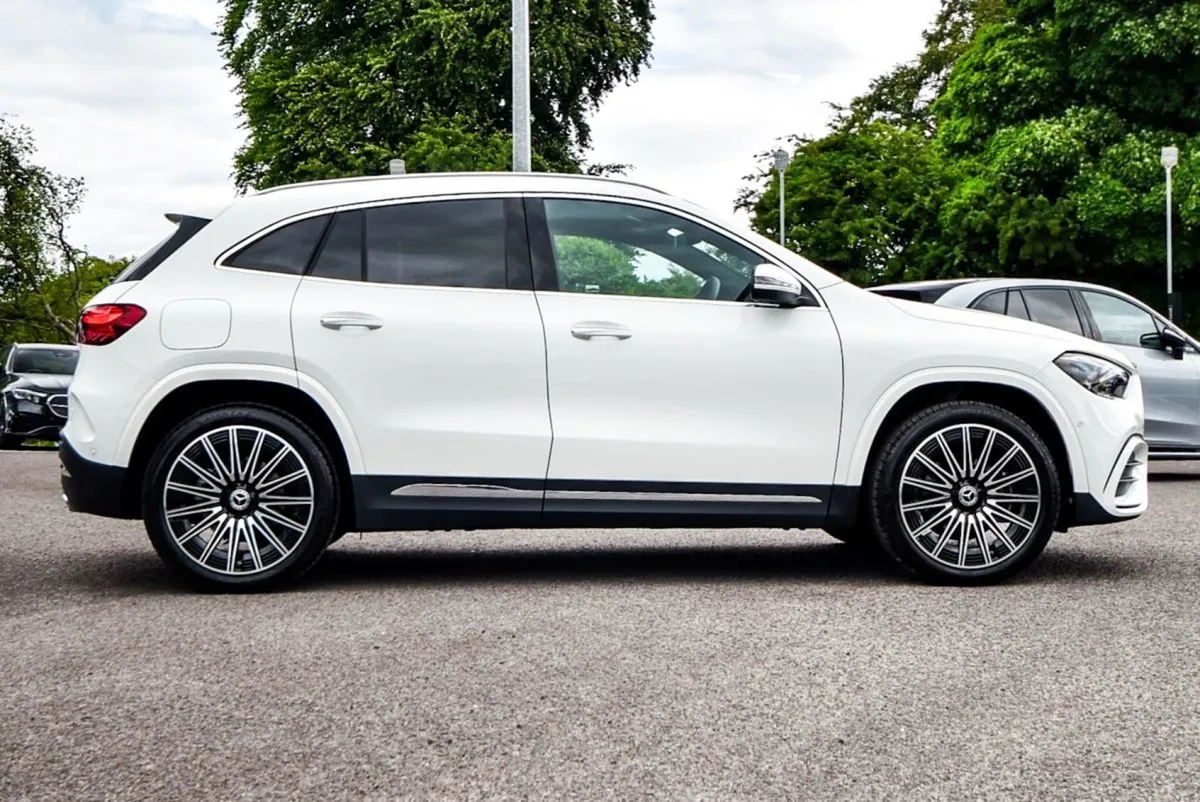Mercedes-Benz GLA Class 250e AMG Premium 215bhp - Image 3