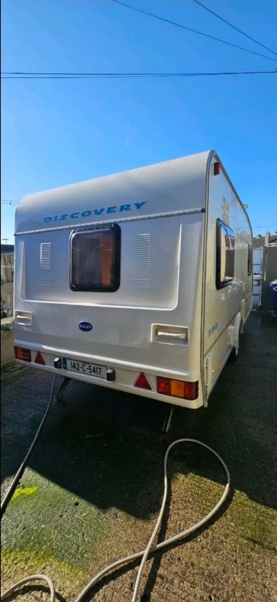 Bailey Discovery 300 5/6 berth & Awning - Image 2