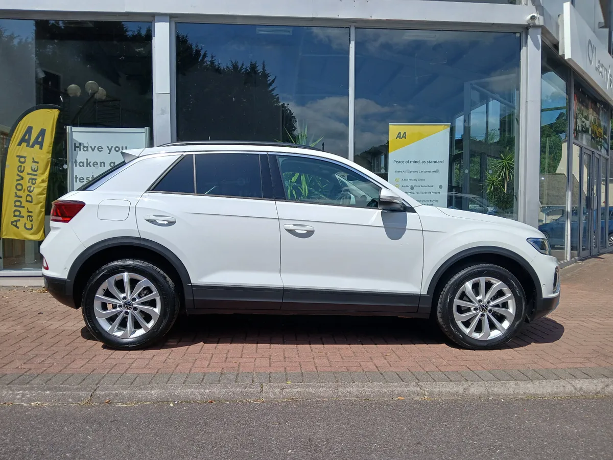 2024 T-Roc 2.0 TDi Life, White, 1 owner. - Image 3
