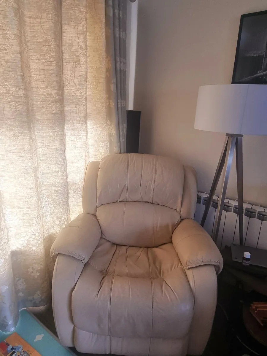Furniture - must go by this weekend - Image 3