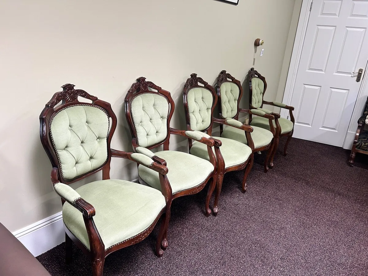 10 Dinning Room Chairs - Image 1