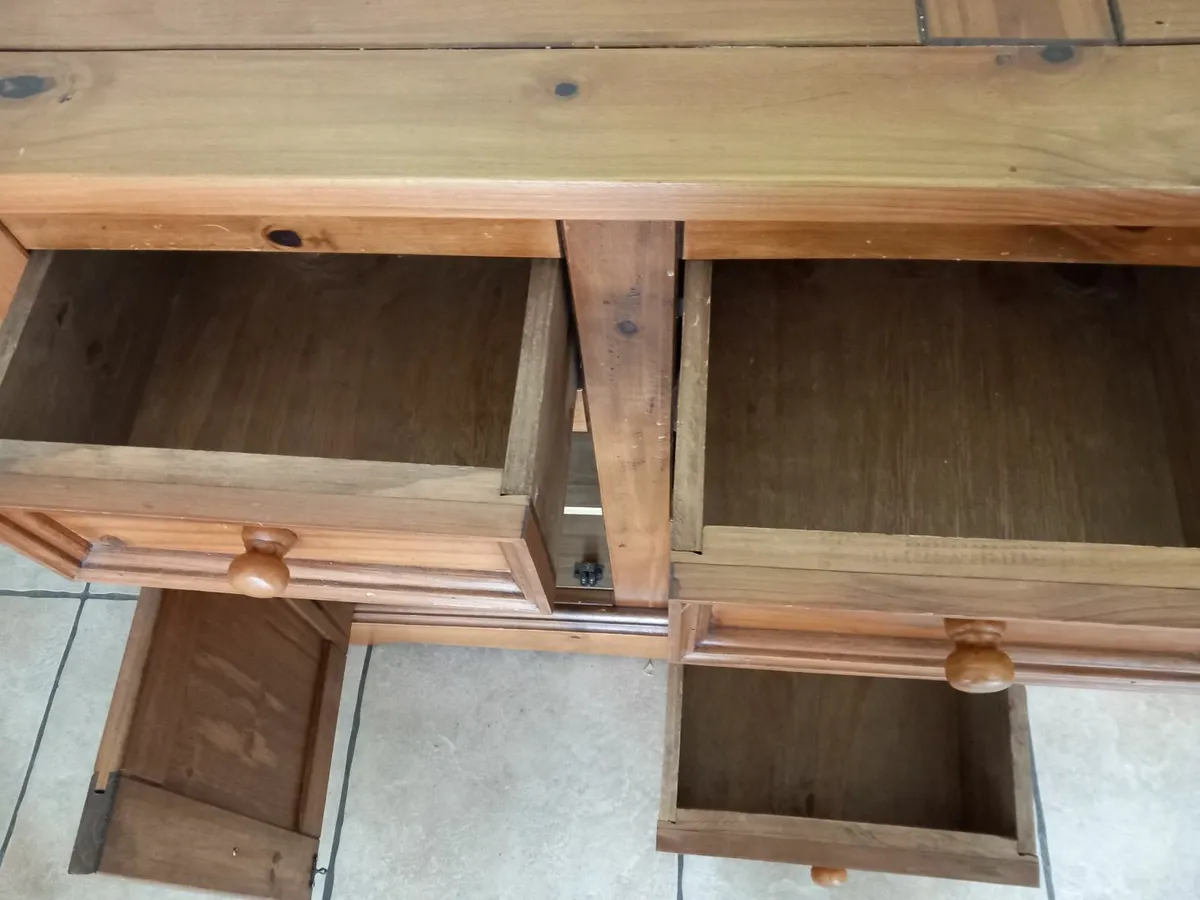 Timeless solid wood cabinet - Image 4