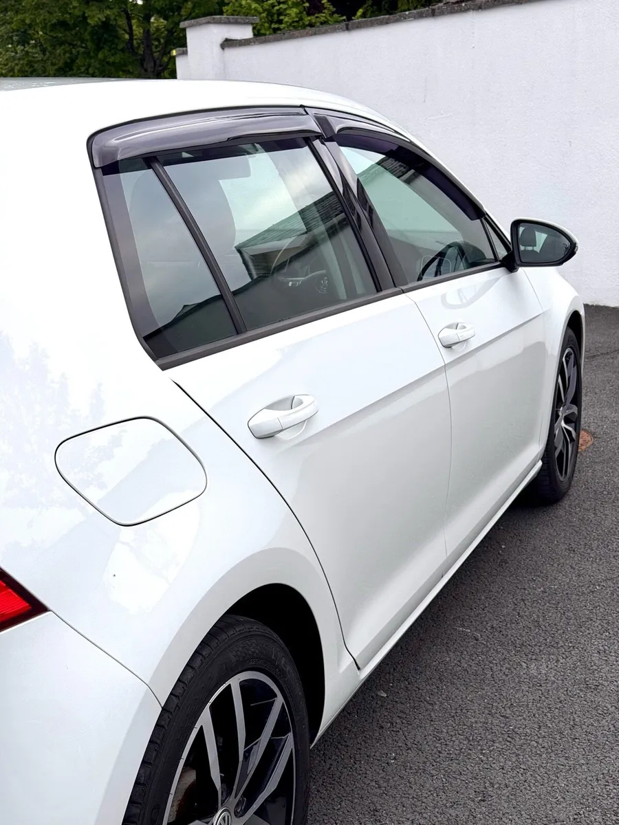 VW Golf 2015 1.4 Automatic | Highline | Like New - Image 4